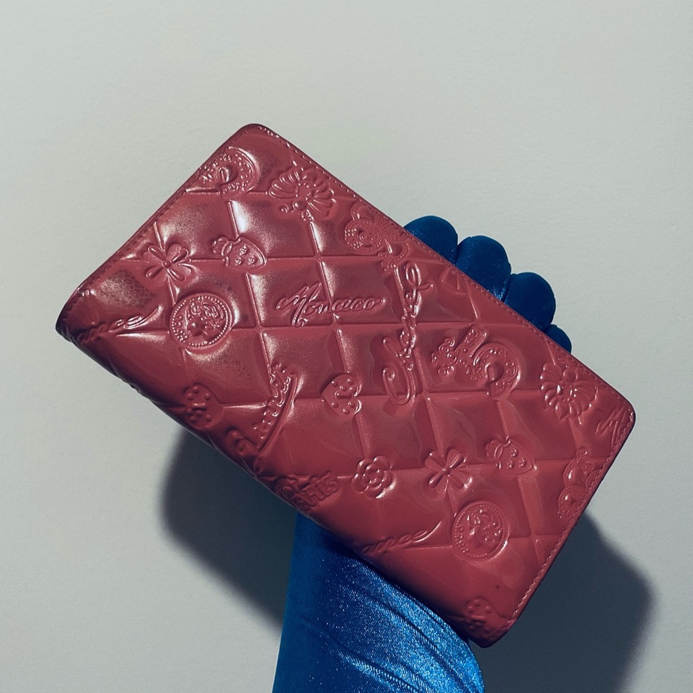 💕Chanel lucky charms bifold